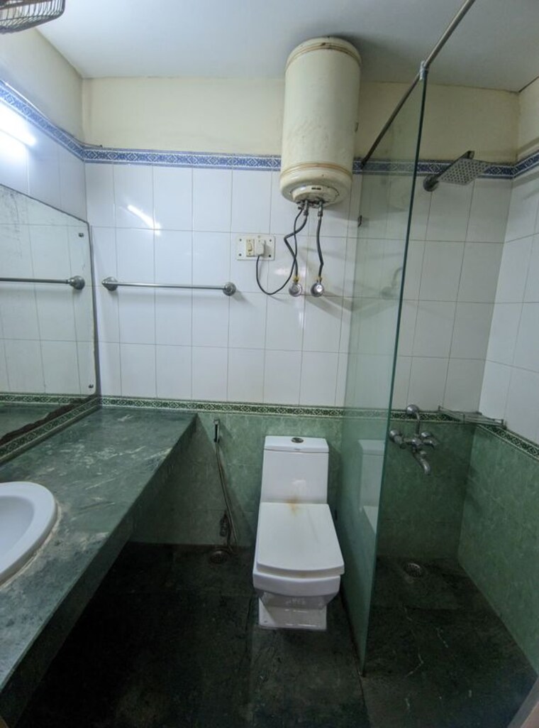 Bathroom, eros-garden-villas 2 Bedroom 1150 Sq.Ft. Builder Floor In Charmwood Village Faridabad 10377003