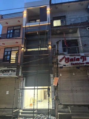  Shop For Sale in Sector 50