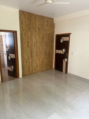 Room in 2 BHK Builder Floor at Ansal API Esencia, Sector 67 – for Rent