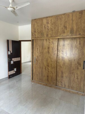 Room in 2 BHK Builder Floor at Ansal API Esencia, Sector 67 – for Rent