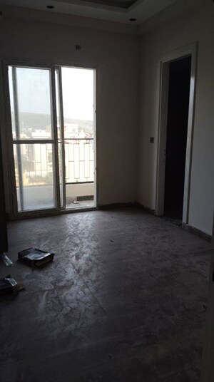 Room in 2 BHK Builder Floor at Laxman Chowk – for Rent