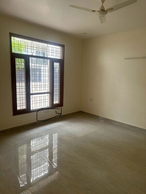 Room in 2 BHK Villa at Ansal API Esencia, Sector 67 – for Rent