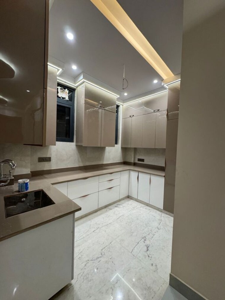 Kitchen, rajouri garden 3 Bedroom 160 Sq.Yd. Builder Floor In Rajouri Garden Delhi 10377044