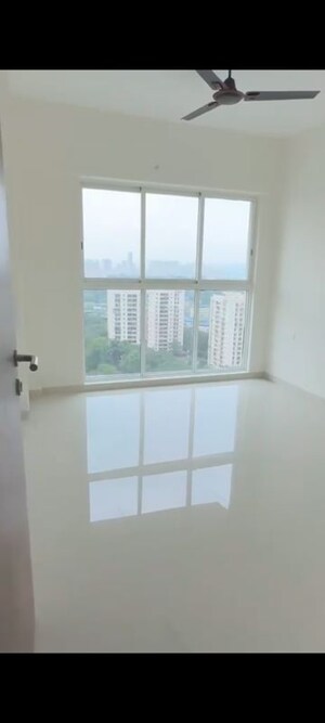 Room in 3 BHK Apartment at Lodha Amara Tower 24 And 25, Kolshet Road – for Rent