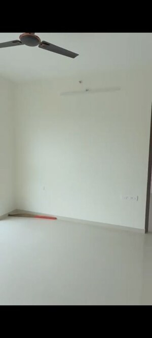 Room in 3 BHK Apartment at Lodha Amara Tower 24 And 25, Kolshet Road – for Rent