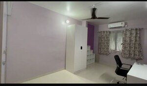Room in 3 BHK Apartment at Deccan Gymkhana – for Rent