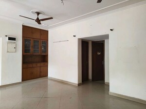 Room in 3 BHK Apartment at Parsvnath Prestige, Sector 93a – for Sale