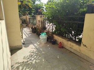 Parking in 3 BHK Apartment at Parsvnath Prestige, Sector 93a – for Sale