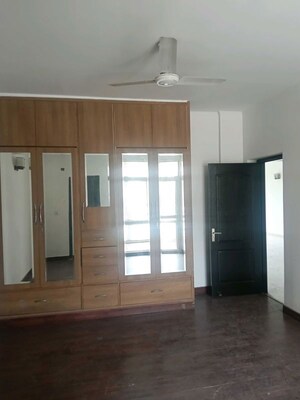 Room in 3 BHK Apartment at Eldeco Olympia, Sector 93a – for Sale