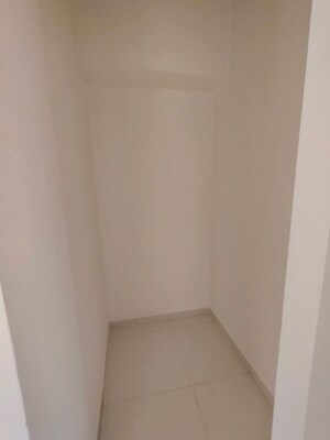 Room in 2 BHK Apartment at Lodha Amara, Kolshet Road – for Rent
