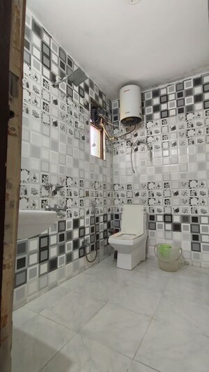 Bathroom in 1 BHK Apartment at Saket – for Rent