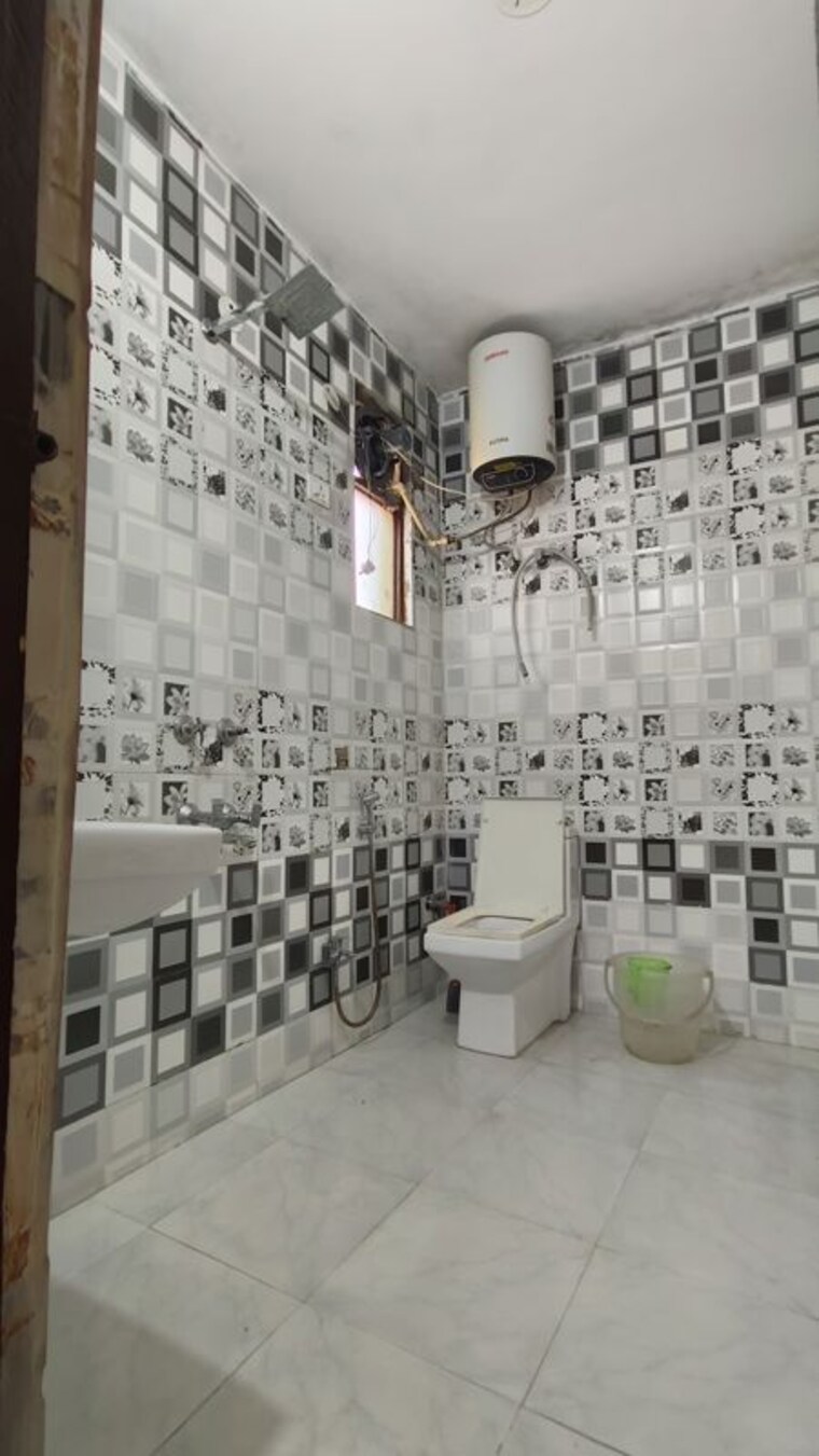 Bathroom, saket 1 Bedroom 450 Sq.Ft. Apartment In Saket Delhi 10377100