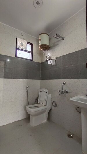 Bathroom in 1 BHK Apartment at Saket – for Rent