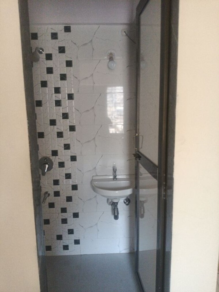 Bathroom, shree-krishna-daffodil-heights 1 Bedroom 450 Sq.Ft. Apartment In Bhandup West Mumbai 10377103