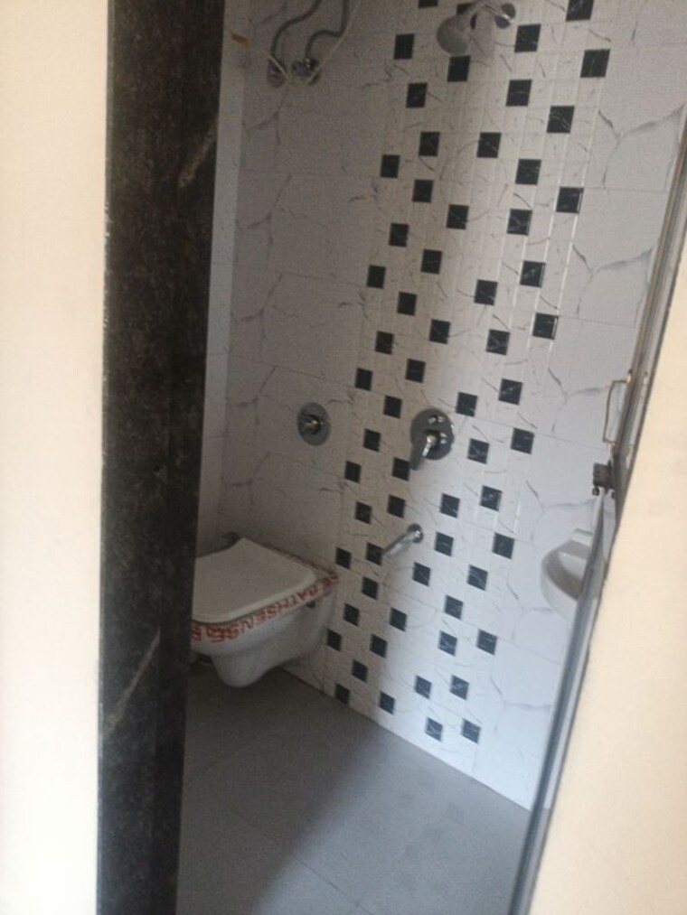 Bathroom, shree-krishna-daffodil-heights 1 Bedroom 450 Sq.Ft. Apartment In Bhandup West Mumbai 10377103