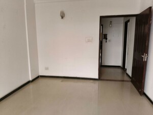 Room in 3 BHK Apartment at Supertech Emerald Court, Sector 93a – for Sale