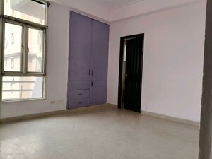 Room in 3 BHK Apartment at Supertech Emerald Court, Sector 93a – for Sale