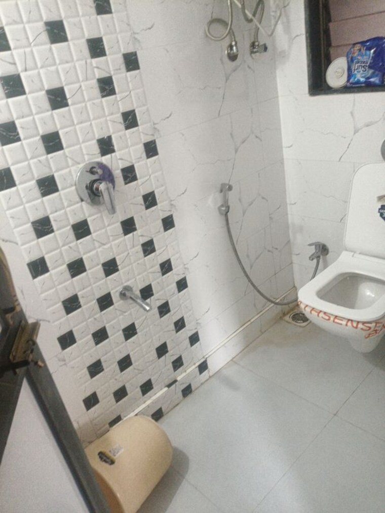 Bathroom, neelima-apartments 1 Bedroom 400 Sq.Ft. Apartment In Bhandup West Mumbai 10377107