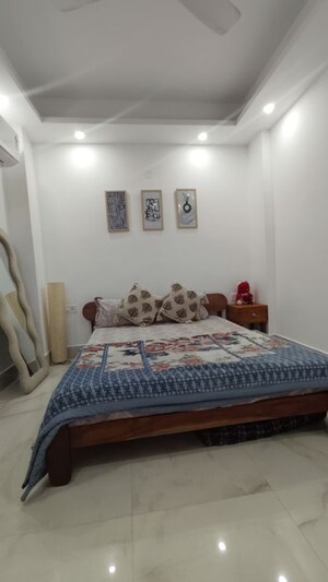 Bedroom in 2 BHK Apartment at Saket – for Rent