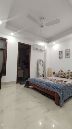 Bedroom in 2 BHK Apartment at Saket – for Rent