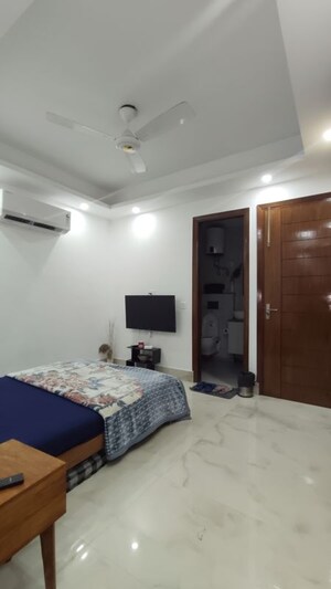 Master Bedroom in 2 BHK Apartment at Saket – for Rent