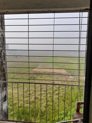 Room in 1 BHK Apartment at Agarwal And Doshi Complex, Vasai West – for Rent