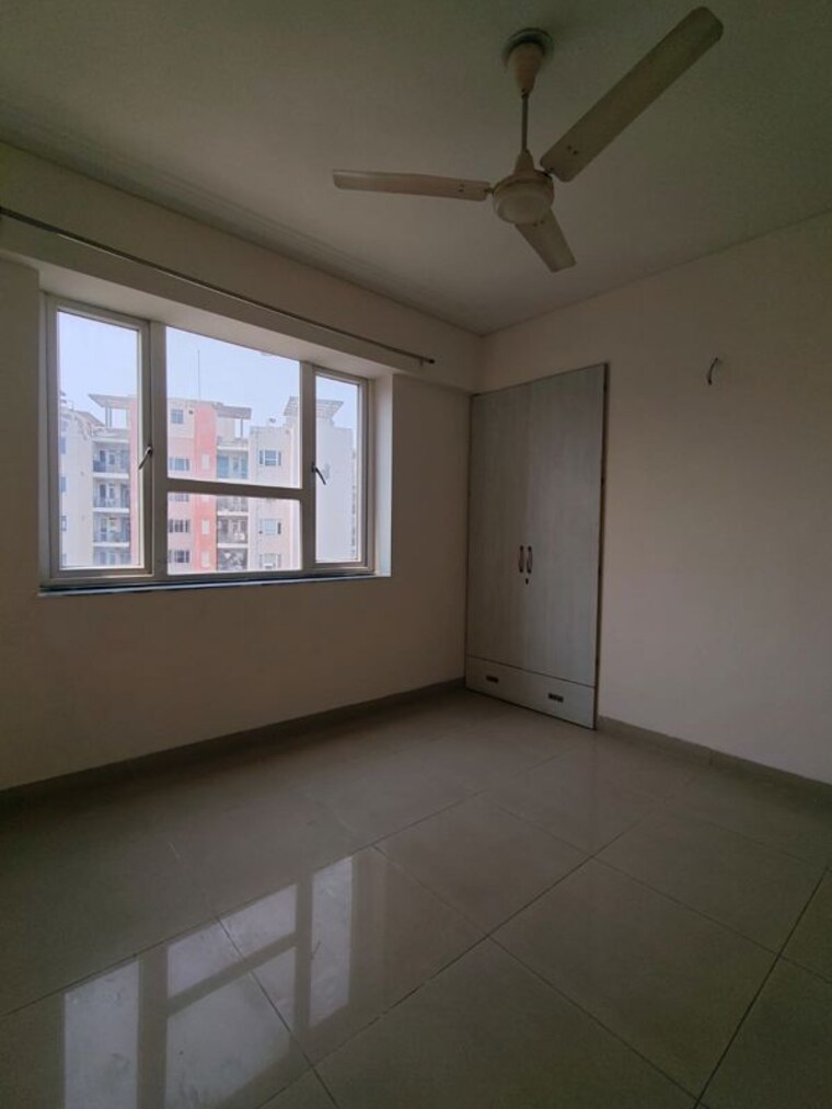 Room, mahindra-aura-phase-iii 2.5 Bedroom 1300 Sq.Ft. Apartment In Sector 110a Gurgaon 10377119