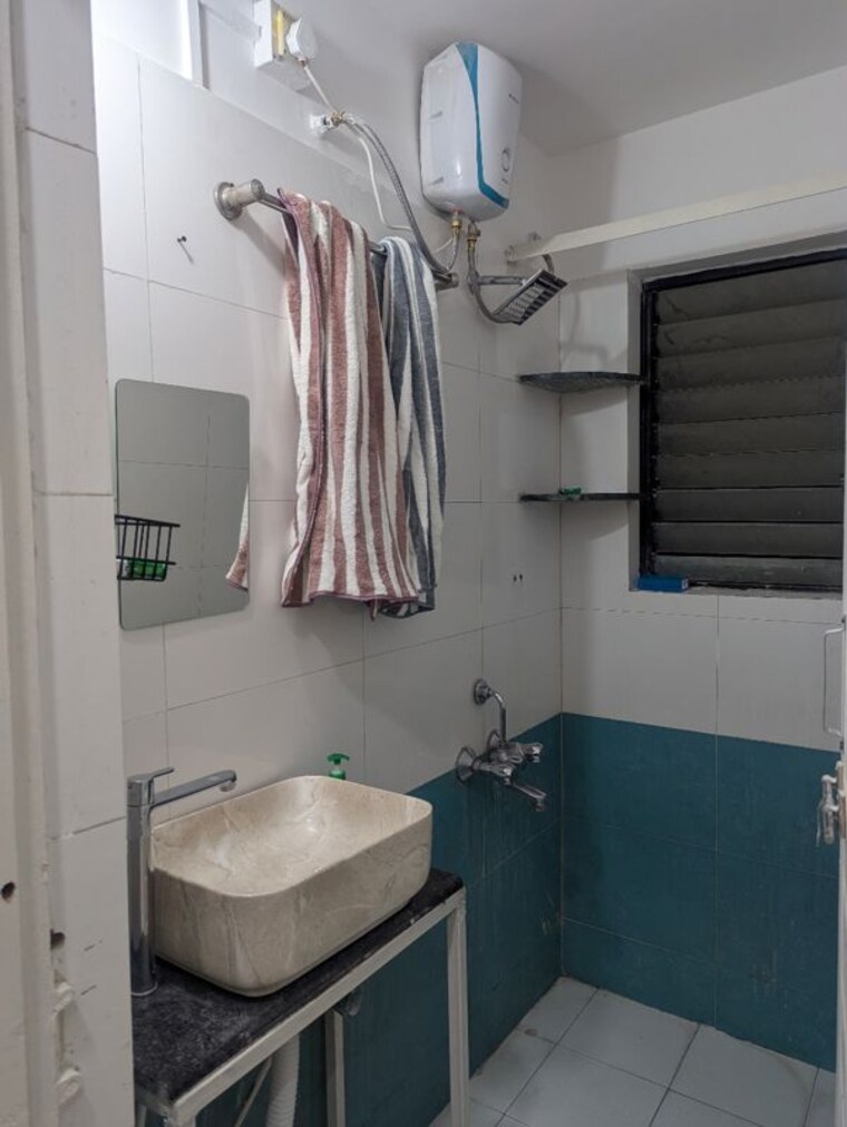 Bathroom, karan-ceto 1 Bedroom 650 Sq.Ft. Apartment In Wadgaon Sheri Pune 10320508