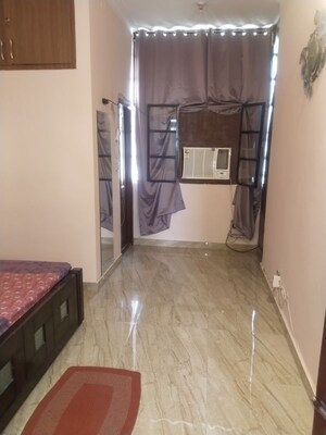 Room in 1 BHK Builder Floor at RWA Apartments Sector 40, Sector 40 – for Rent