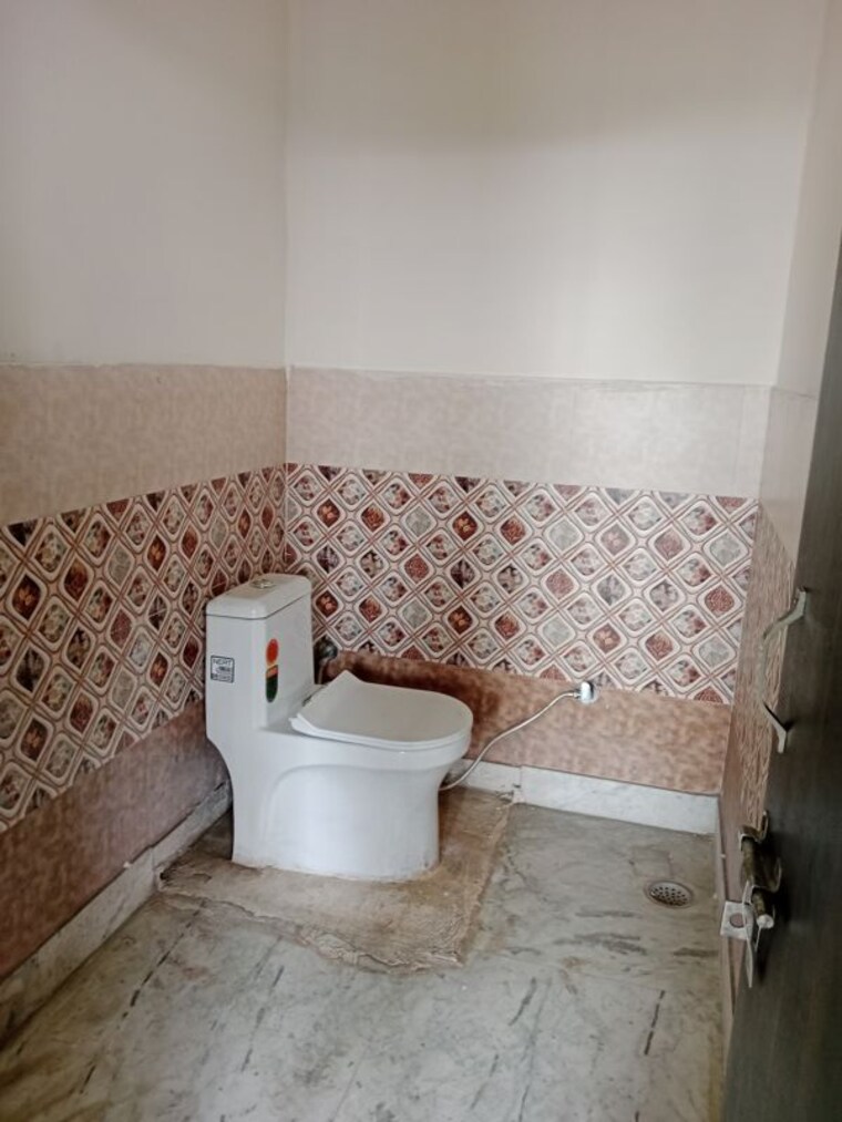 Bathroom, model town 2 Bedroom 852 Sq.Ft. Builder Floor In Model Town Panipat 10377145