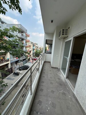 Balcony in 1 BHK Builder Floor at Sector 39 – for Rent