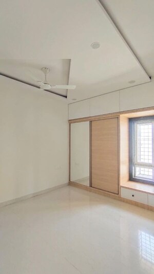 Room in 3 BHK Apartment at Kalyan Nagar Phase 1 – for Rent