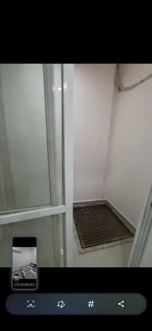 Bathroom in 1 BHK Builder Floor at Sector 52 – for Rent