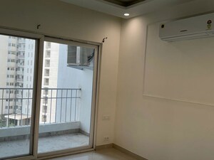 Room in 4 BHK Apartment at 3C Lotus 300, Sector 107 – for Rent