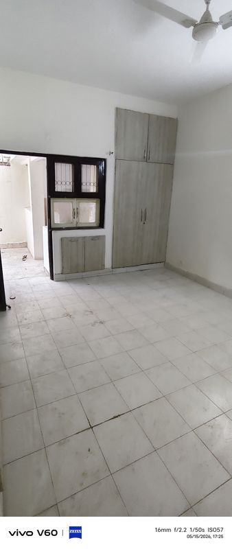 3.5 BHK + Servant Room Independent House For Rent in Sector 40
