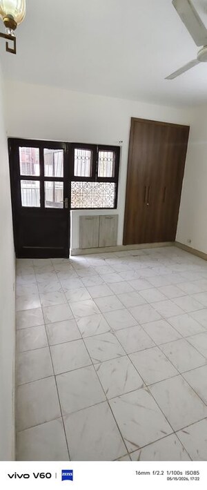 Room in 3.5 BHK Independent House at Sector 40 – for Rent