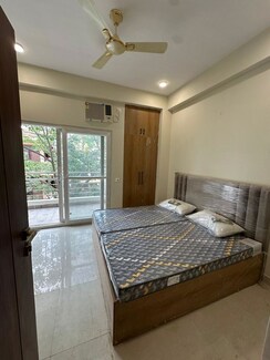 StudioBuilder Floor For Rent in Sector 32