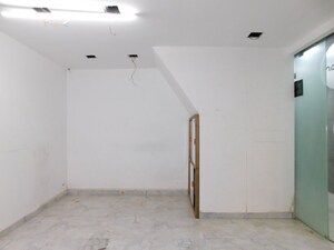 Room in  Showroom at Lower Parel West – for Rent