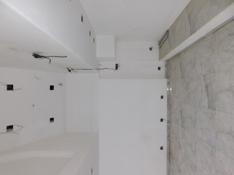 Bathroom, lower parel west Commercial Showroom 1200 Sq.Ft. In Lower Parel West Mumbai 10377188