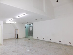 Room in  Showroom at Lower Parel West – for Rent
