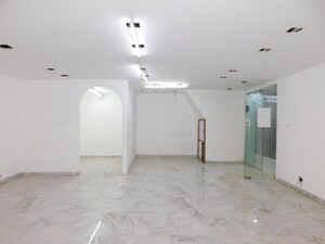  Showroom For Rent in Lower Parel West