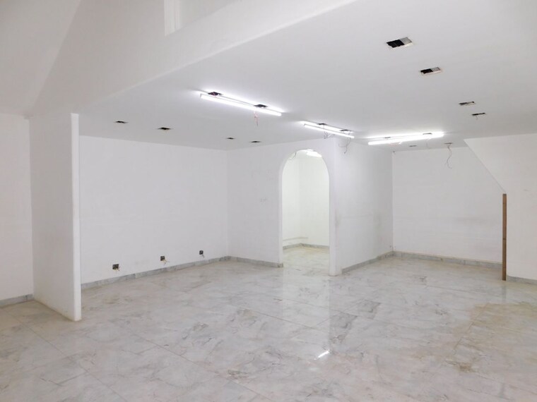Room, lower parel west Commercial Showroom 1200 Sq.Ft. In Lower Parel West Mumbai 10377188