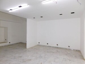 Room in  Showroom at Lower Parel West – for Rent
