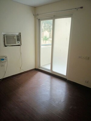 Room in 2 BHK Builder Floor at RWA Jalvayu Vihar, Sector 25 – for Rent