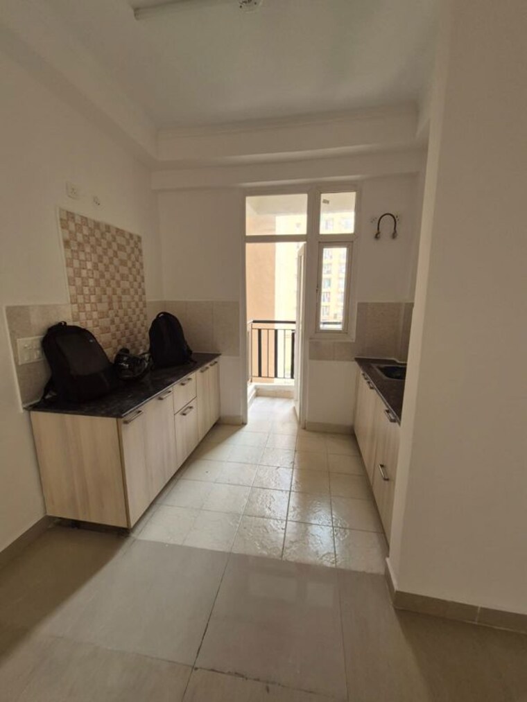 Room, haibatpur 3 Bedroom 1115 Sq.Ft. Apartment In Haibatpur Greater Noida 10377190