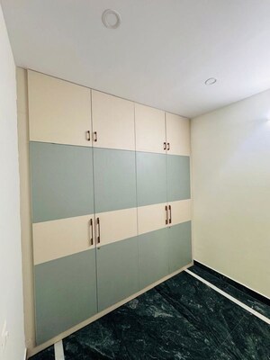 Furnished Amenities in 2 BHK Apartment at High Grounds – for Rent