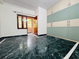 Room in 2 BHK Apartment at High Grounds – for Rent