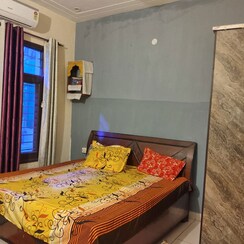 2 BHK Builder Floor For Sale in Guru Nanak Enclave