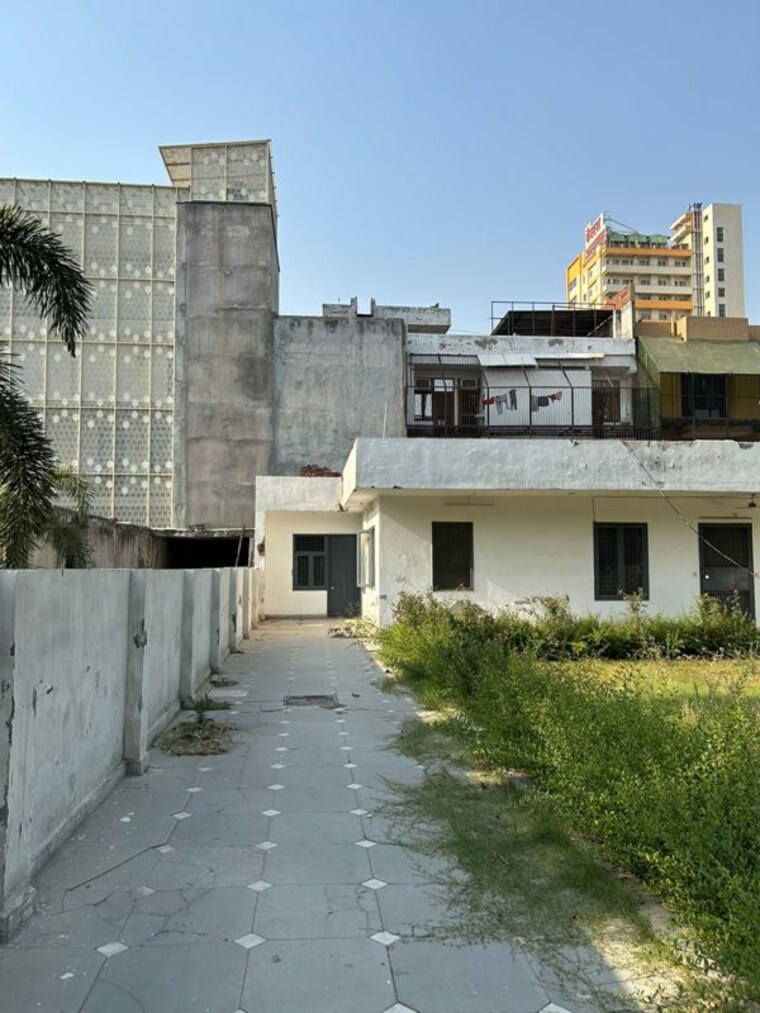 Exterior View, rwa-apartments-sector-71 3.5 Bedroom 360 Sq.Mt. Independent House In Sector 71 Noida 10377221