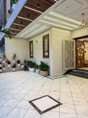 Parking in 5 BHK Independent House at Nirman Nagar – for Sale